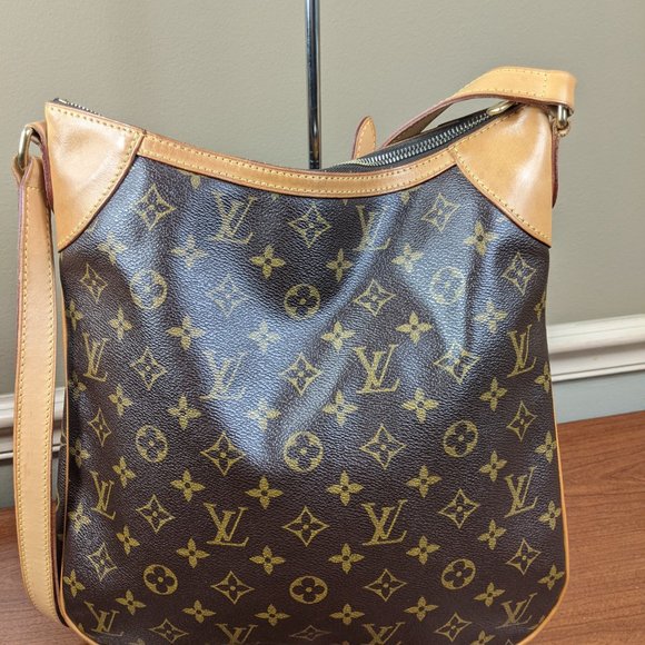 Auth Louis Vuitton Odeon Mm Monogram Canvas and Calf Leather Cross Body … - Picture 2 of 16